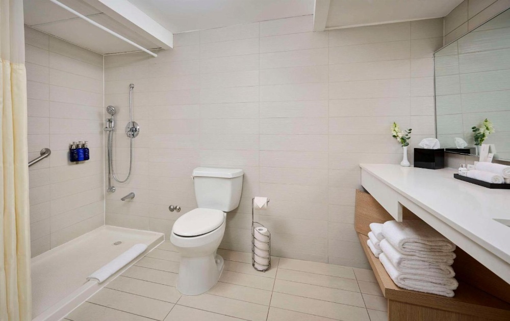 King Suite - Non-Smoking